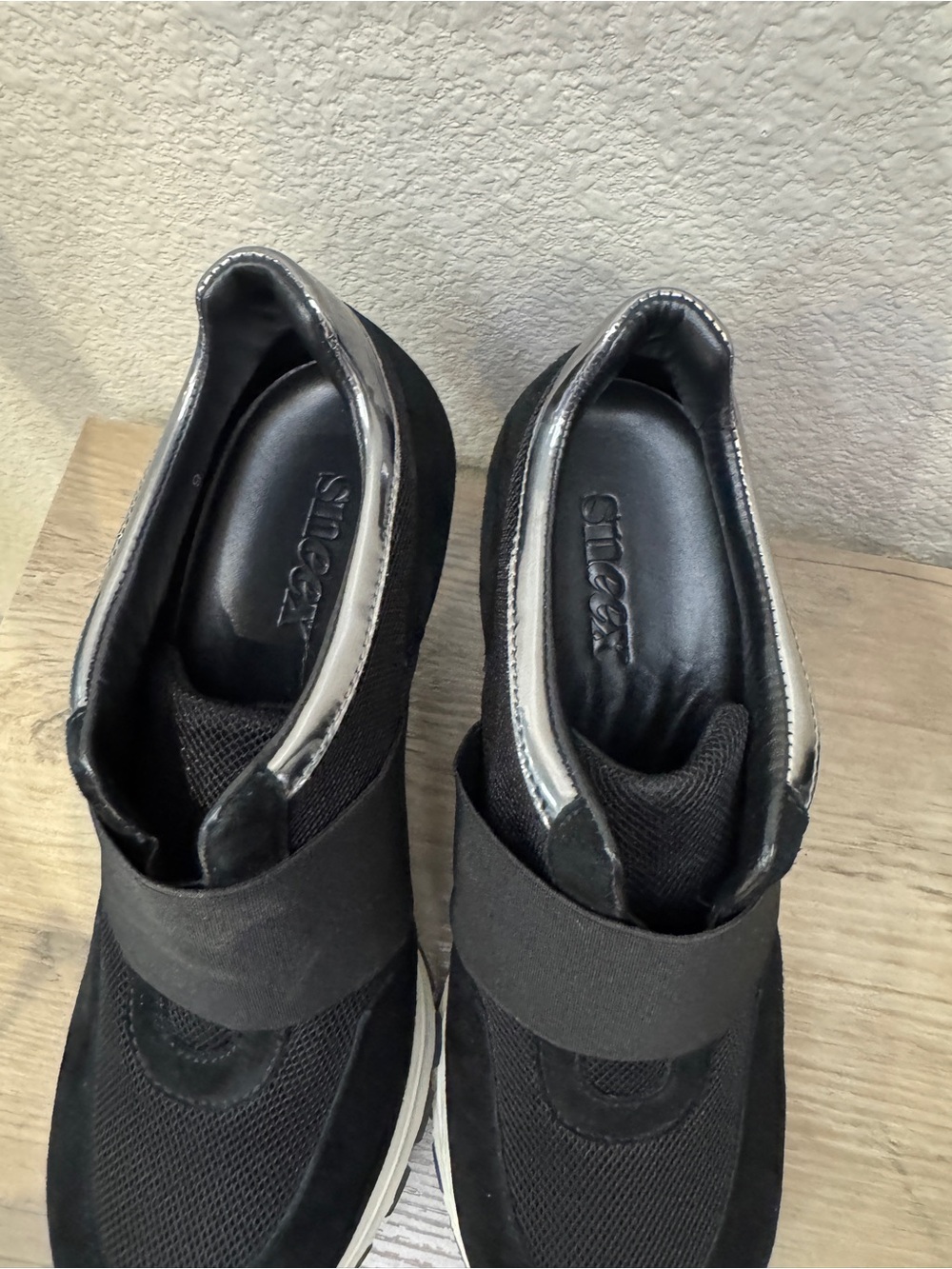 SNEEX The Icon Hy-Heel Pumps Size 9 Black Silver Sneaker Heels - Picture 5 of 7